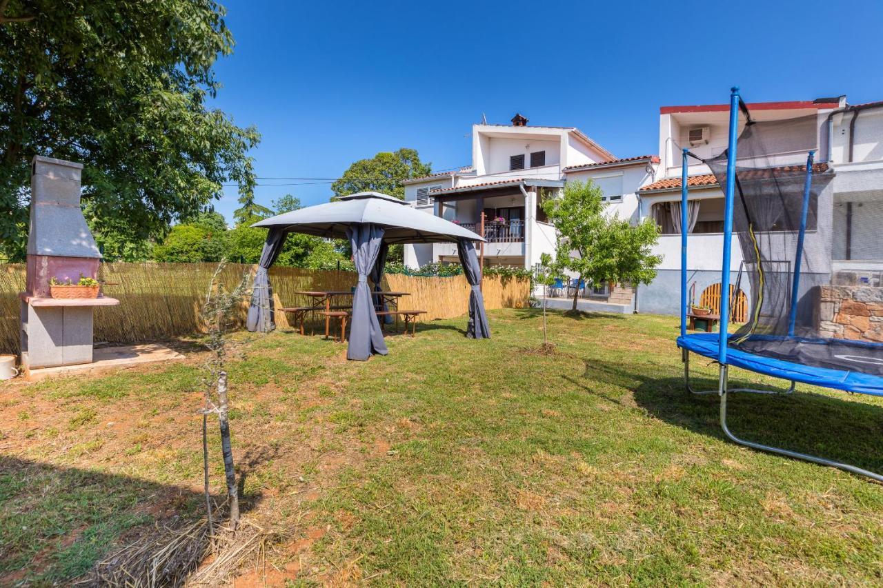 Lora 2 Apartment Pula